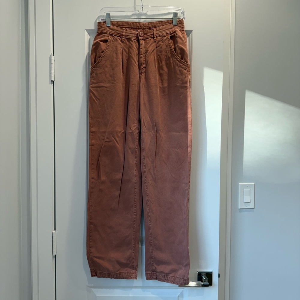 Free people midrise khaki pants. Rust color. Size 2.